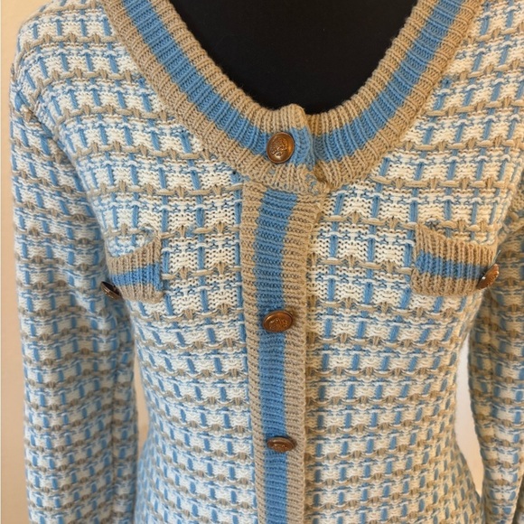 Blue and White Knit Cardigan Dress With Pockets . - Picture 2 of 4
